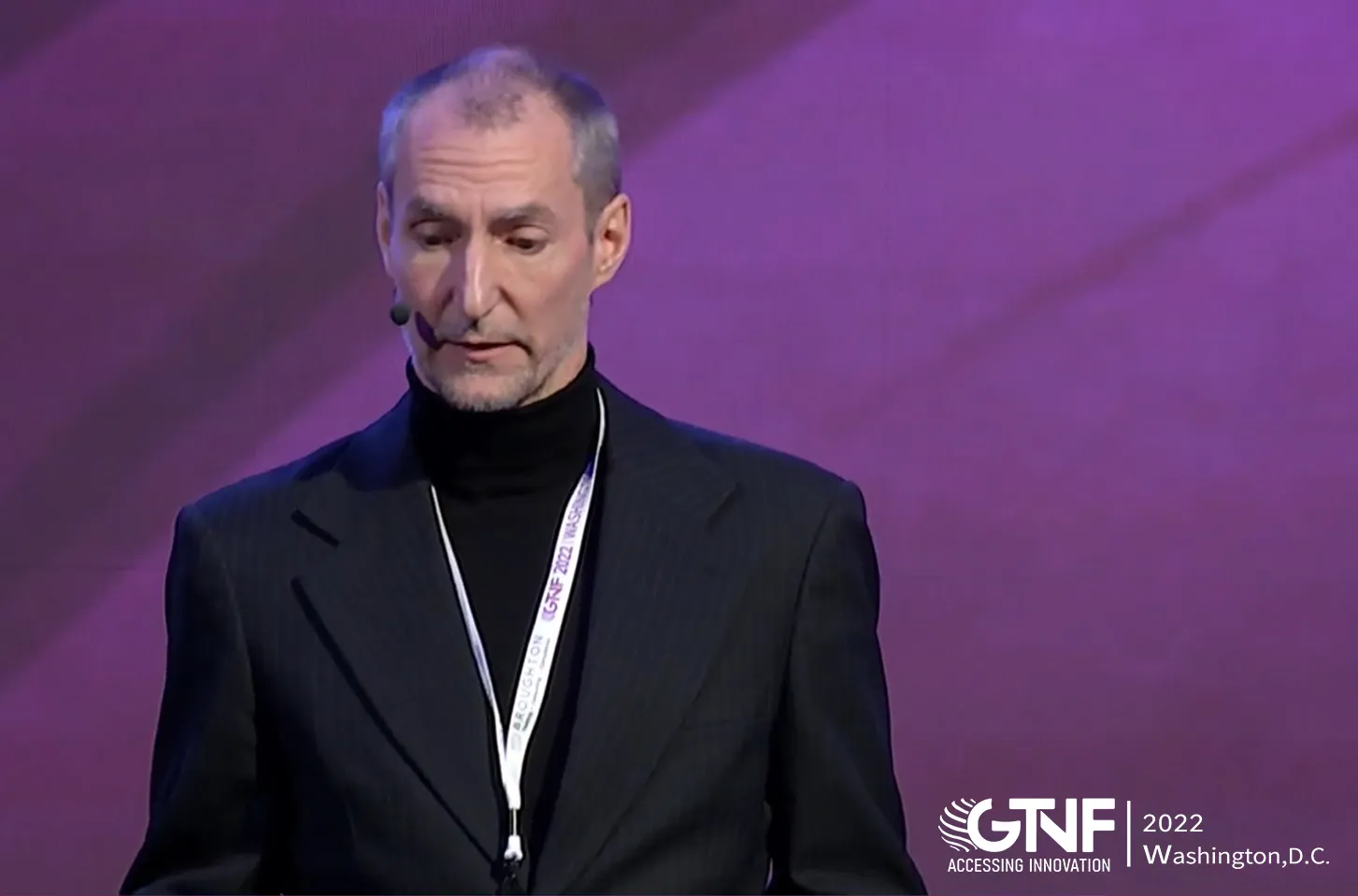 英国议会议员Adam Afriyie表示：“目前，英国在全球烟草减害方面处于领先地位。”