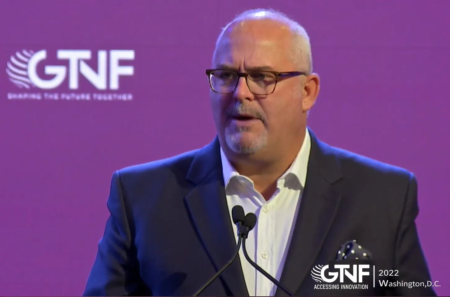 英美烟草首席增长官Kingsley Wheaton同样表示：“我们必须做到三件事，科普减害性烟草产品的优点、展示它背后的科学、以及做出持续性改变。”