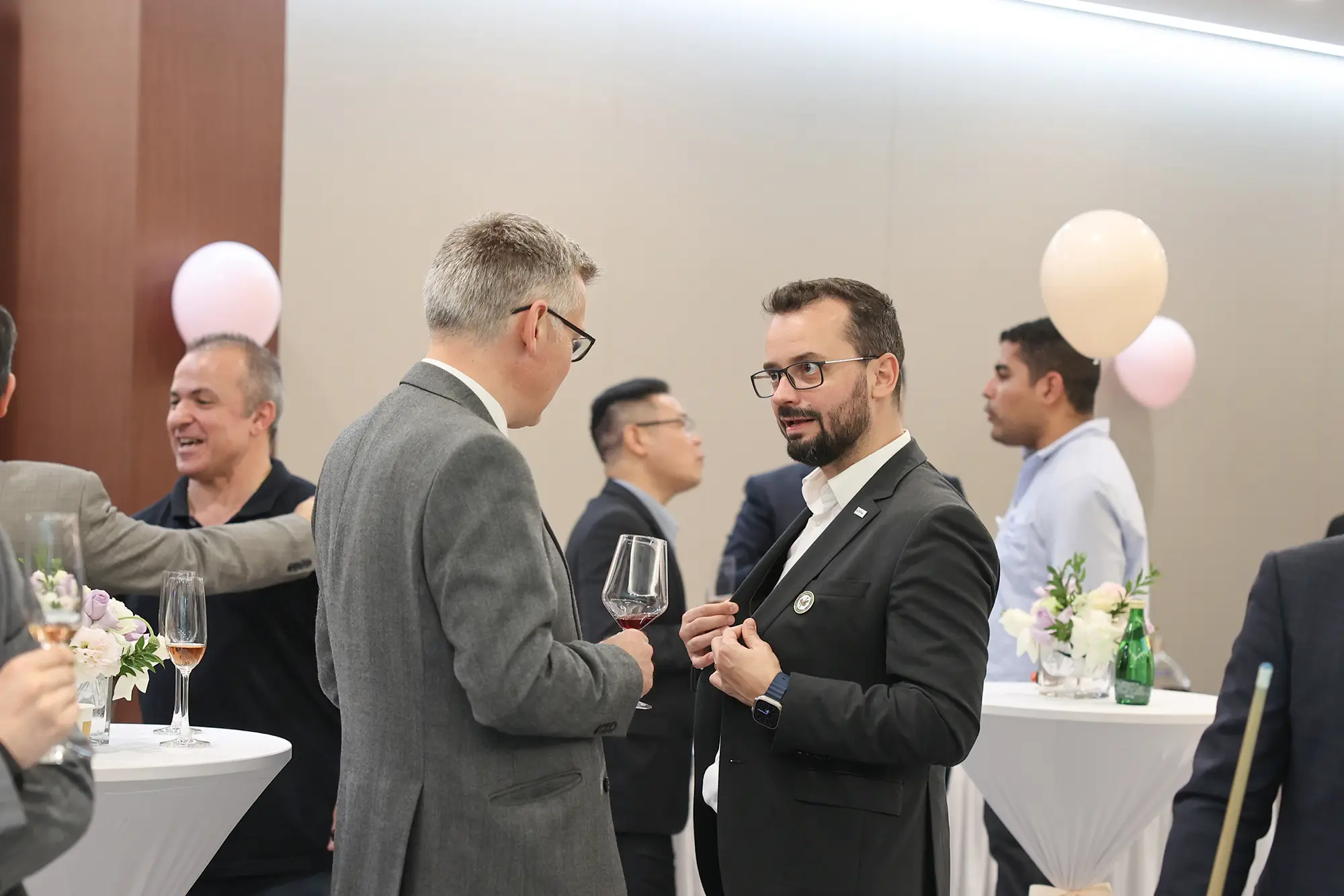 真味生物-电子烟专委会首届“国际关键买家交流会”圆满落幕，全球行业领导者共同莅临真味生物参观交流