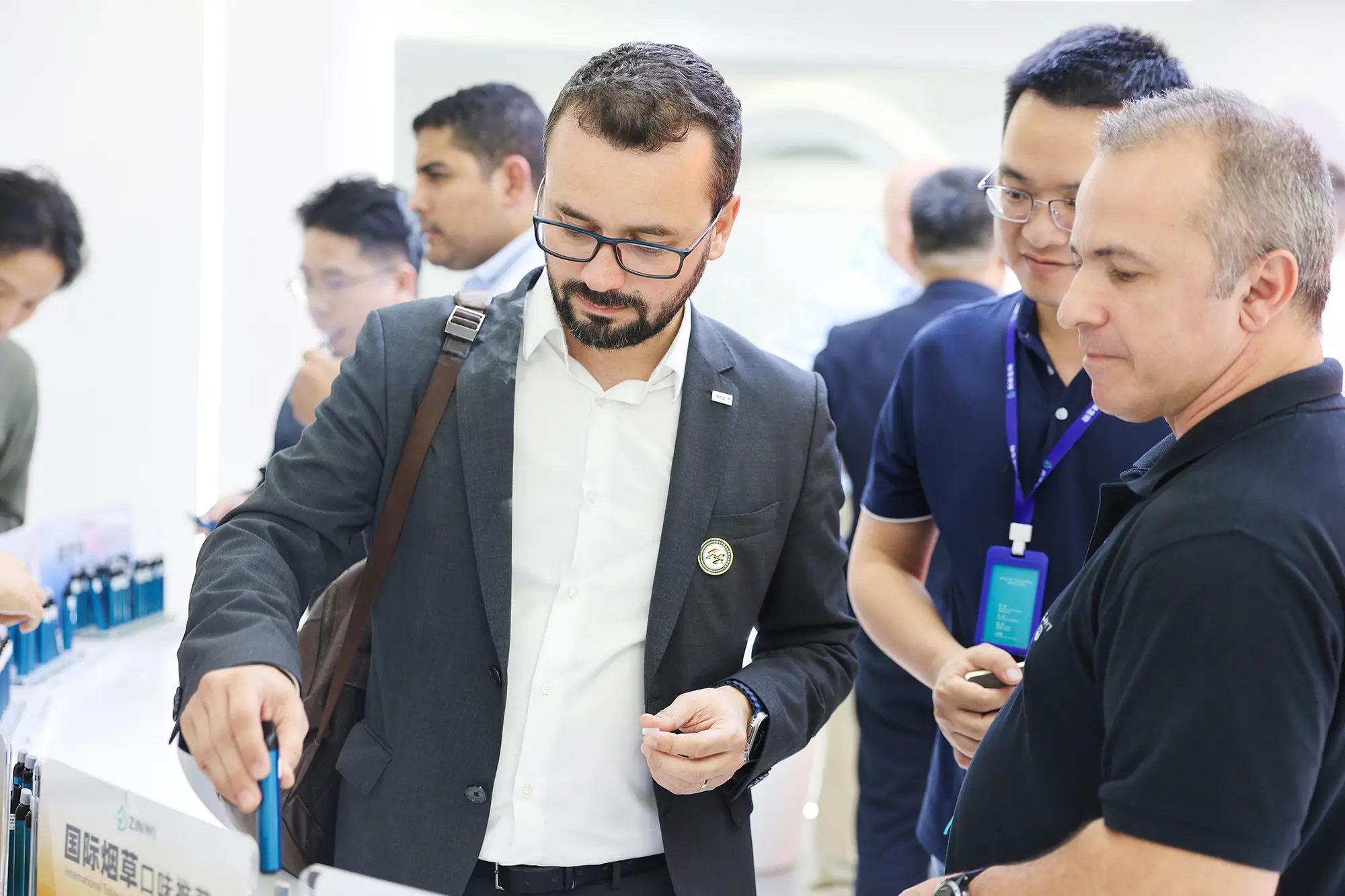 真味生物-电子烟专委会首届“国际关键买家交流会”圆满落幕，全球行业领导者共同莅临真味生物参观交流