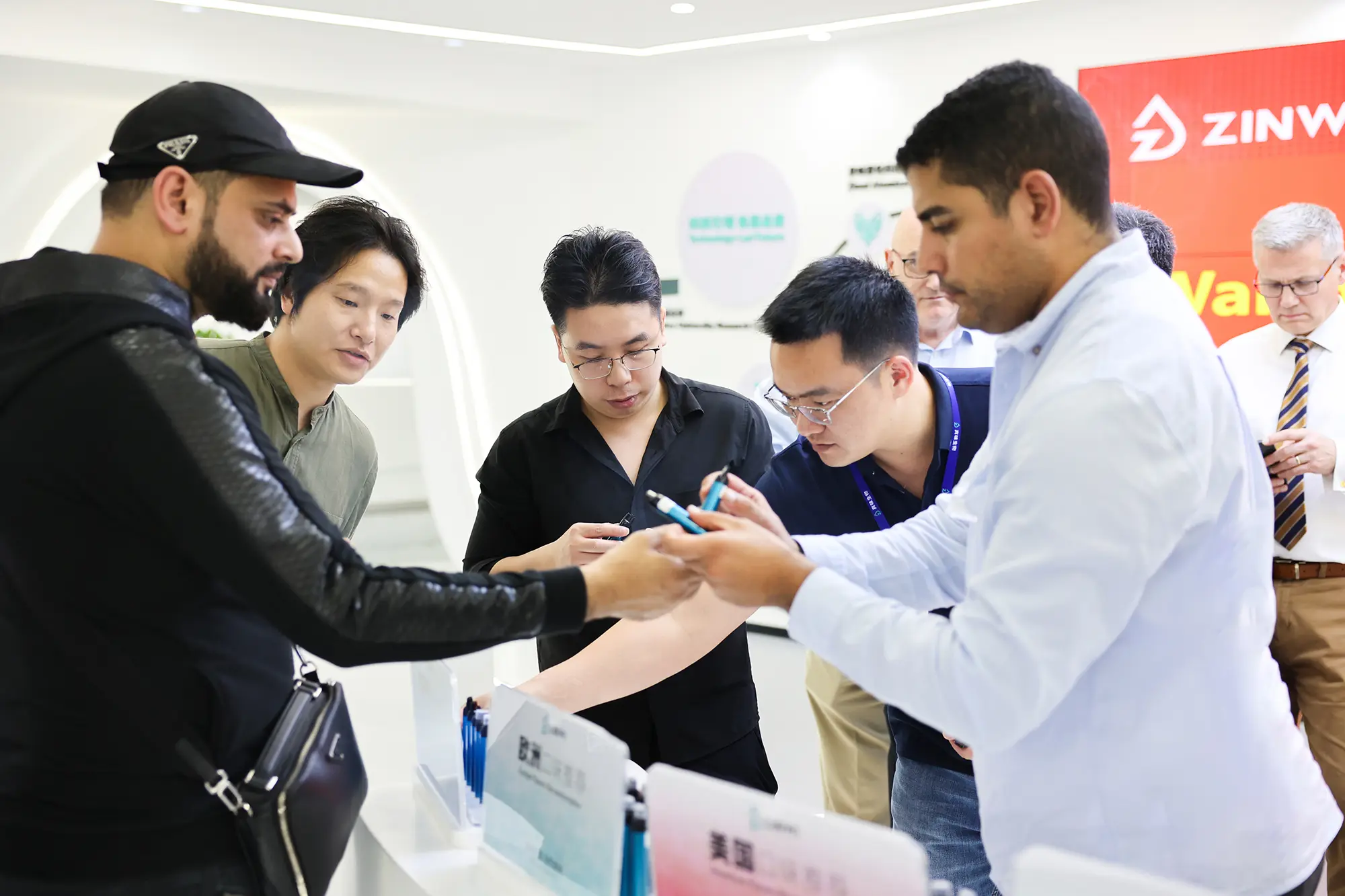 真味生物-电子烟专委会首届“国际关键买家交流会”圆满落幕，全球行业领导者共同莅临真味生物参观交流