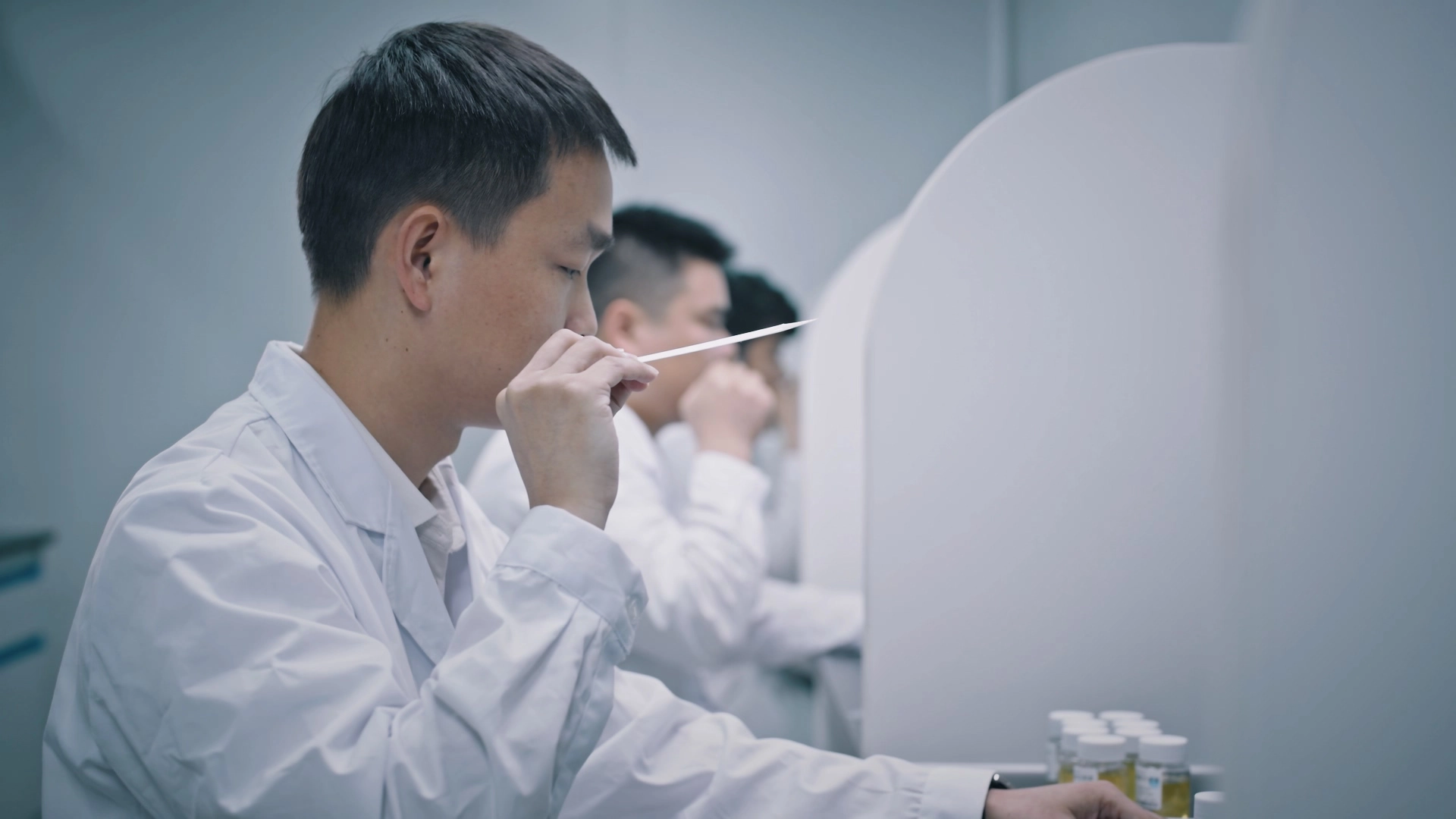 电子烟爱好者必读指南：真味生物教您如何正确储存烟油